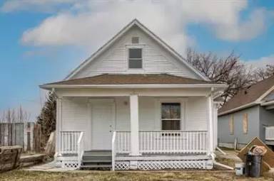 Main picture of 4411 Commercial Ave