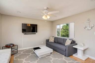 Main picture of 2147 Balboa Ave
