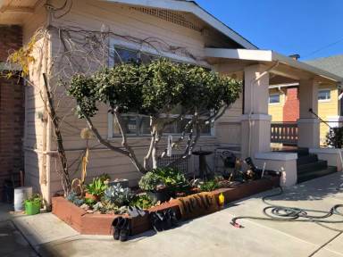 Main picture of 5055 Congress Ave