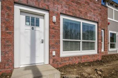 Main picture of 317 2nd St SW