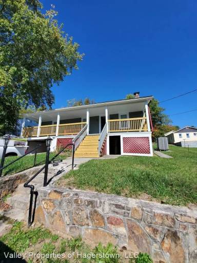 Main picture of 206 Jackson St