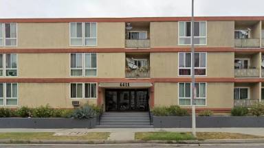 Main picture of 4411 W 3rd St