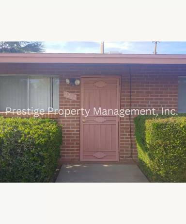 Main picture of 2216 N Treat Ave