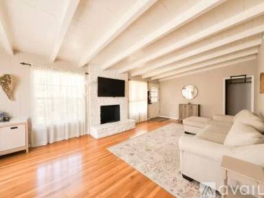 Main picture of 5341 De Roja Ave