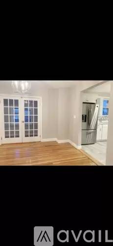 Main picture of 10 Bessom St