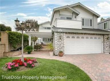 Main picture of 1301 Lakeside Ln