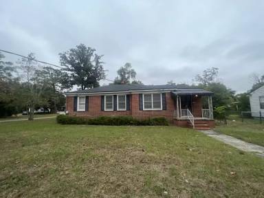 Main picture of 1049 Stark St