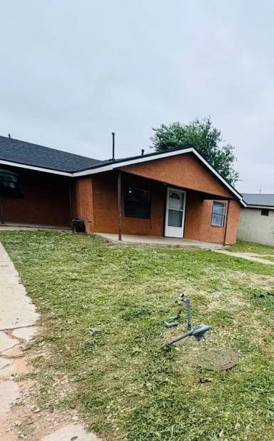 Main picture of 905 N Avenue K
