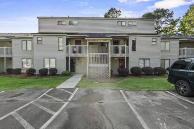 Main picture of Lakeside Apartments