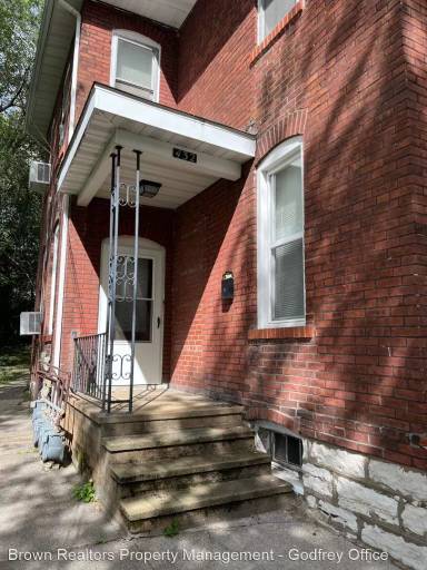 Main picture of 434 E 8th St
