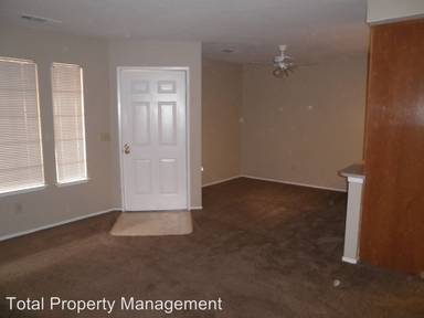 Main picture of 1093 N Cherry St