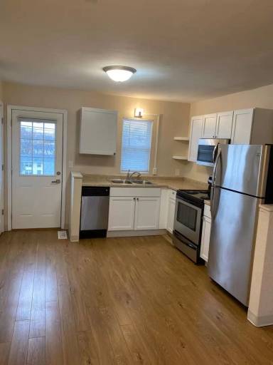 Main picture of 405 E Southridge Rd