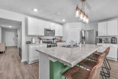 Main picture of 1046 Lovebird Ct