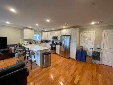 Main picture of 116 Holland St
