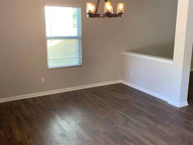 Main picture of 144 Daisy Ave