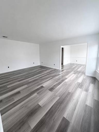 Main picture of 1915 Green Valley Dr