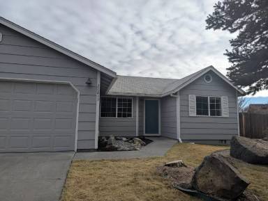 Main picture of 18013 NW Crossing Dr