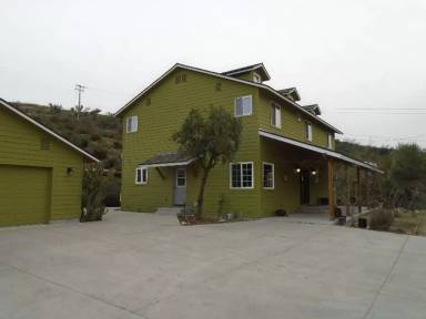 Main picture of 16612 Sierra Hwy
