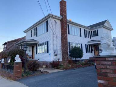 Main picture of 686 Hicks St