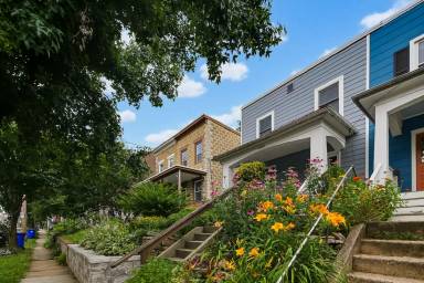 Main picture of 225 E 5th St