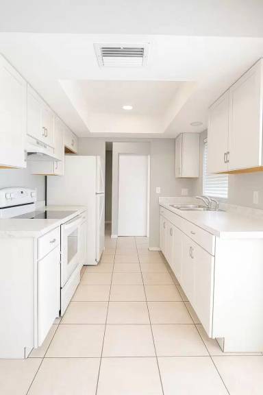 Main picture of 4532 SW 8th Pl