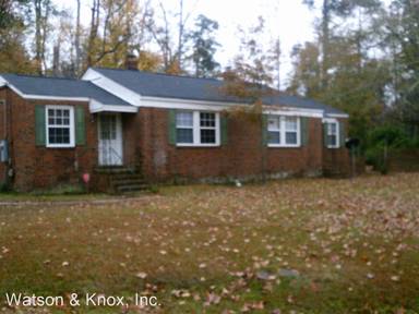 Main picture of 305 Rose Ln