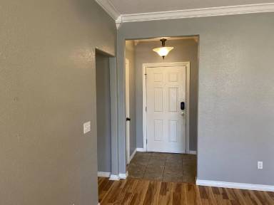 Main picture of 3004 SW Wentworth Ave