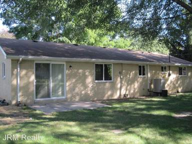 Main picture of 4002 E Saddle Dr