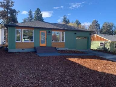 Main picture of 103 SW Roosevelt Ave