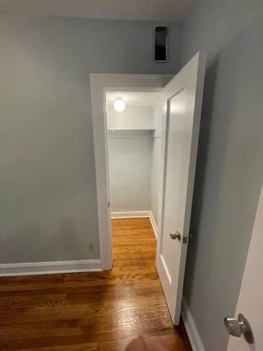 Main picture of 1418 W 82nd St