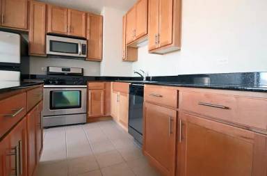 Main picture of 353 N Clinton St