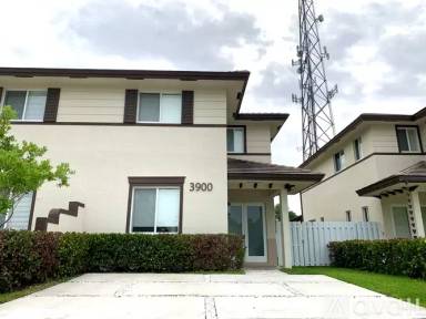 Main picture of 3900 SW 69th Ave