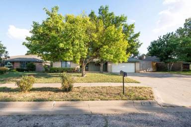 Main picture of 6207 McCoy Dr