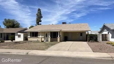Main picture of 2534 E Riviera Dr