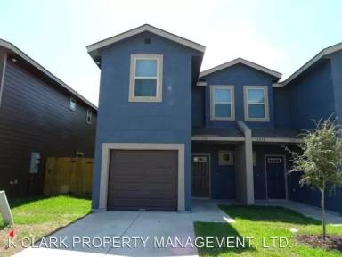 Main picture of 6922 Lakeview Dr