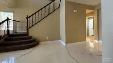 Main picture of 9524 Taft St