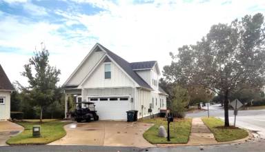 Main picture of 3589 Esplanade Way