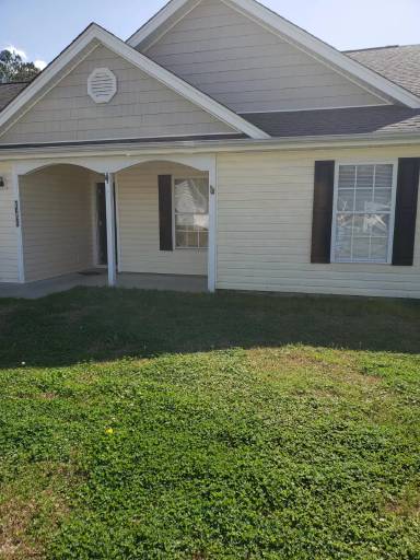 Main picture of 1020 Comfrey Ln