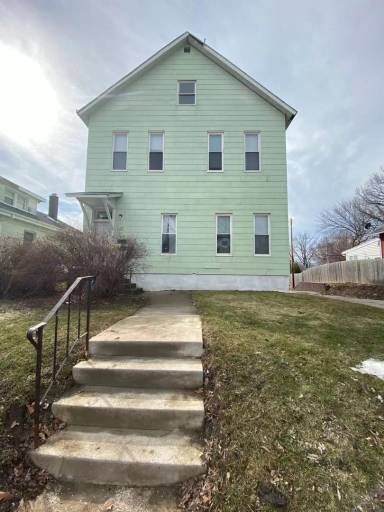 Main picture of 1321 W 13th St