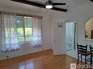 Main picture of 190 Lubeck Rd