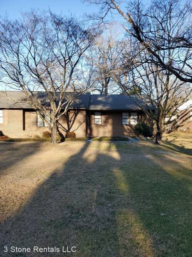 Main picture of 2303 W McCown Dr