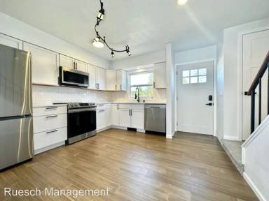 Main picture of 3412 Wilson St