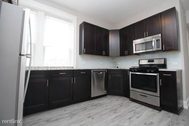 Main picture of 909 N Leavitt