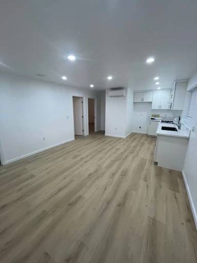 Main picture of 76 E Mountain St