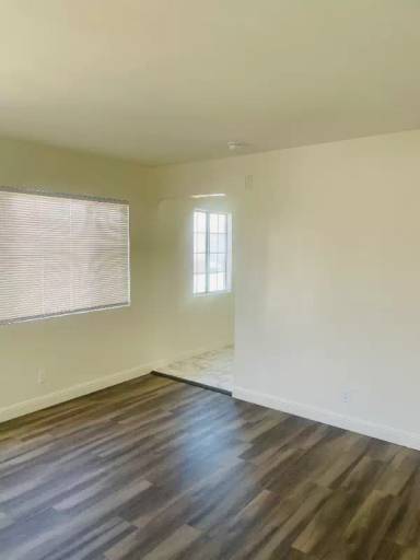 Main picture of 10022 S Hoover St