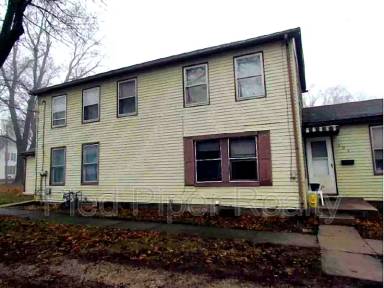 Main picture of 102 E Fulton St