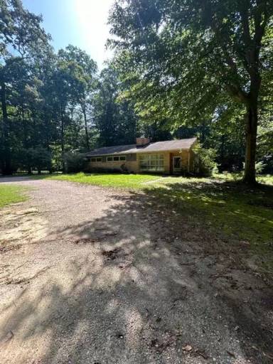 Main picture of 4975 Hickory Signpost Rd