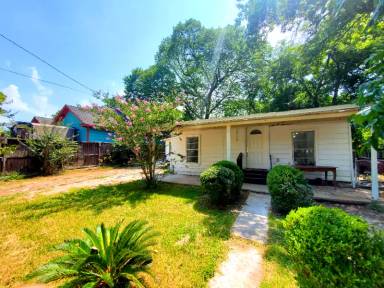 Main picture of 3814 Russell St