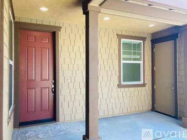 Main picture of 681 W Crocker Ln