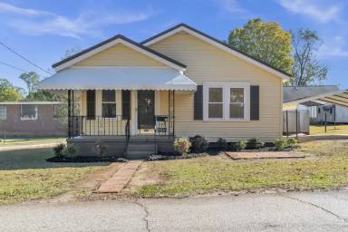 Main picture of 2 Dunlap St